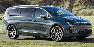 2027 Chrysler Pacifica Select's photo