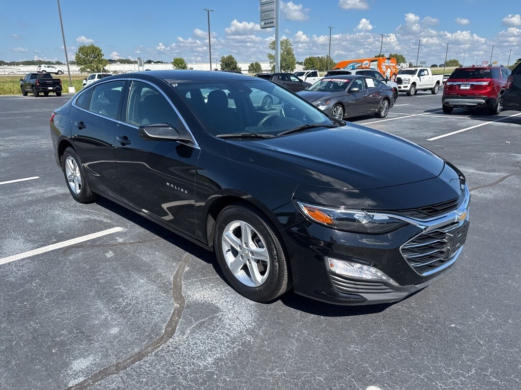 2024 Chevrolet Malibu 1LT photo 3