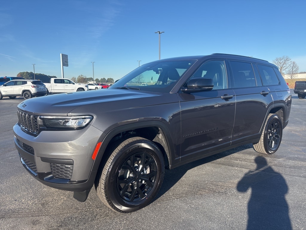 2025 Jeep Grand Cherokee L Altitude's photo