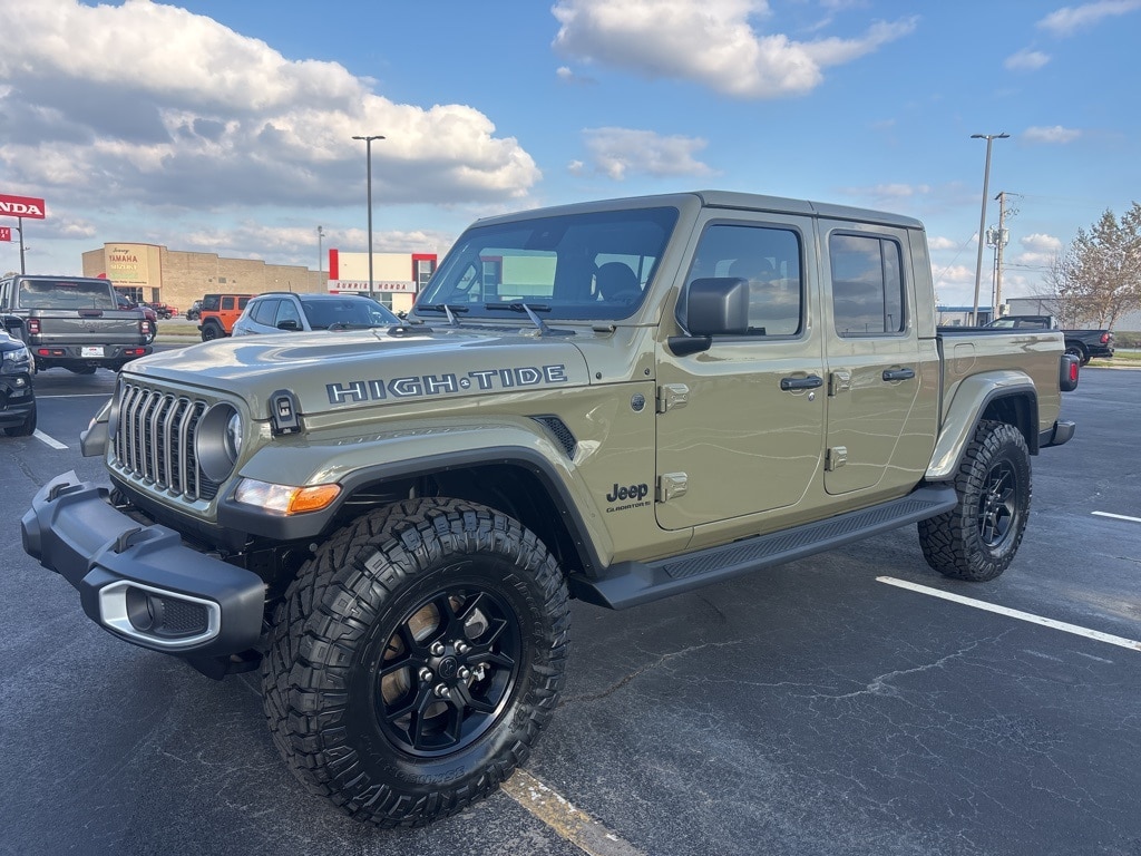 2025 Jeep Gladiator High Tide's photo