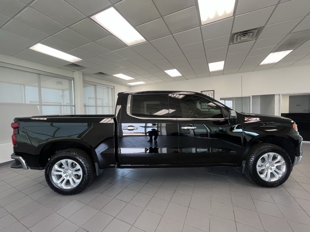 Used 2024 Chevrolet Silverado 1500 LTZ with VIN 1GCUDGED2RZ173425 for sale in Little Rock