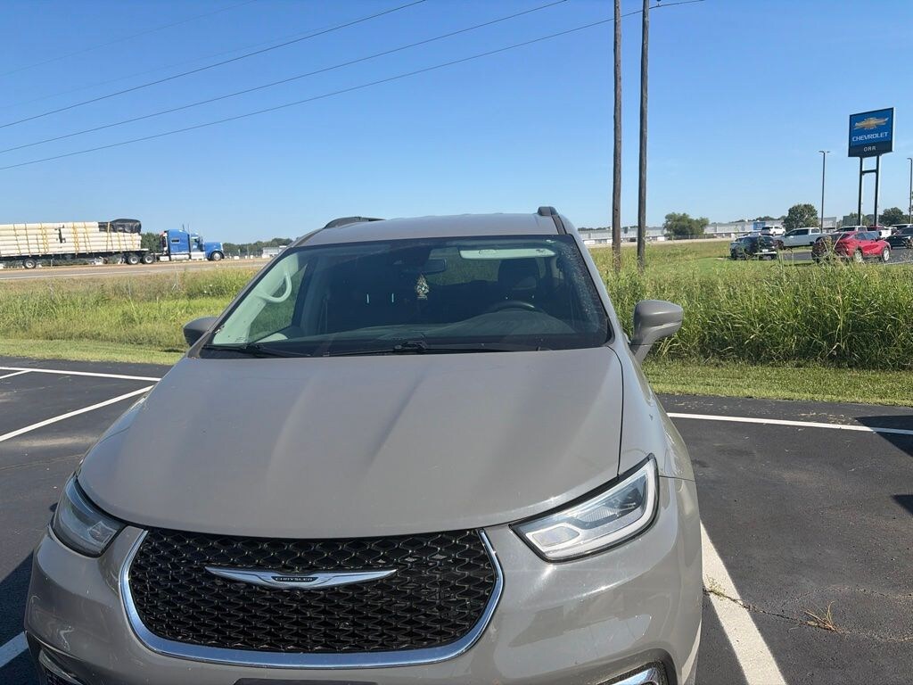 Used 2022 Chrysler Pacifica Touring L Van Passenger Van