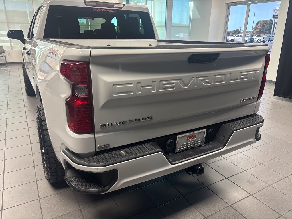 2023 Chevrolet Silverado 1500 Custom photo 3