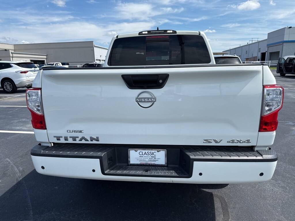 2023 Nissan Titan SV photo 4