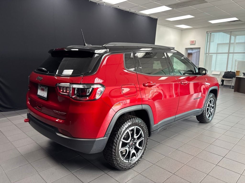 Used 2025 Jeep Compass Trailhawk SUV