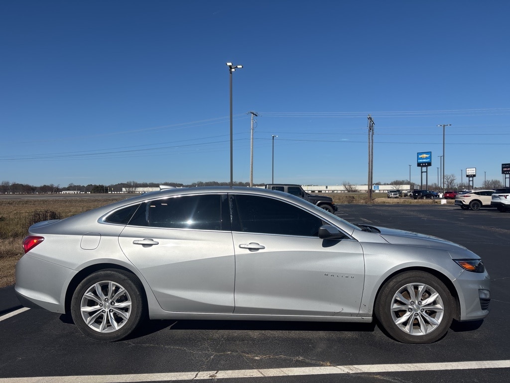 Used 2021 Chevrolet Malibu 1LT with VIN 1G1ZD5ST3MF002059 for sale in Searcy, AR