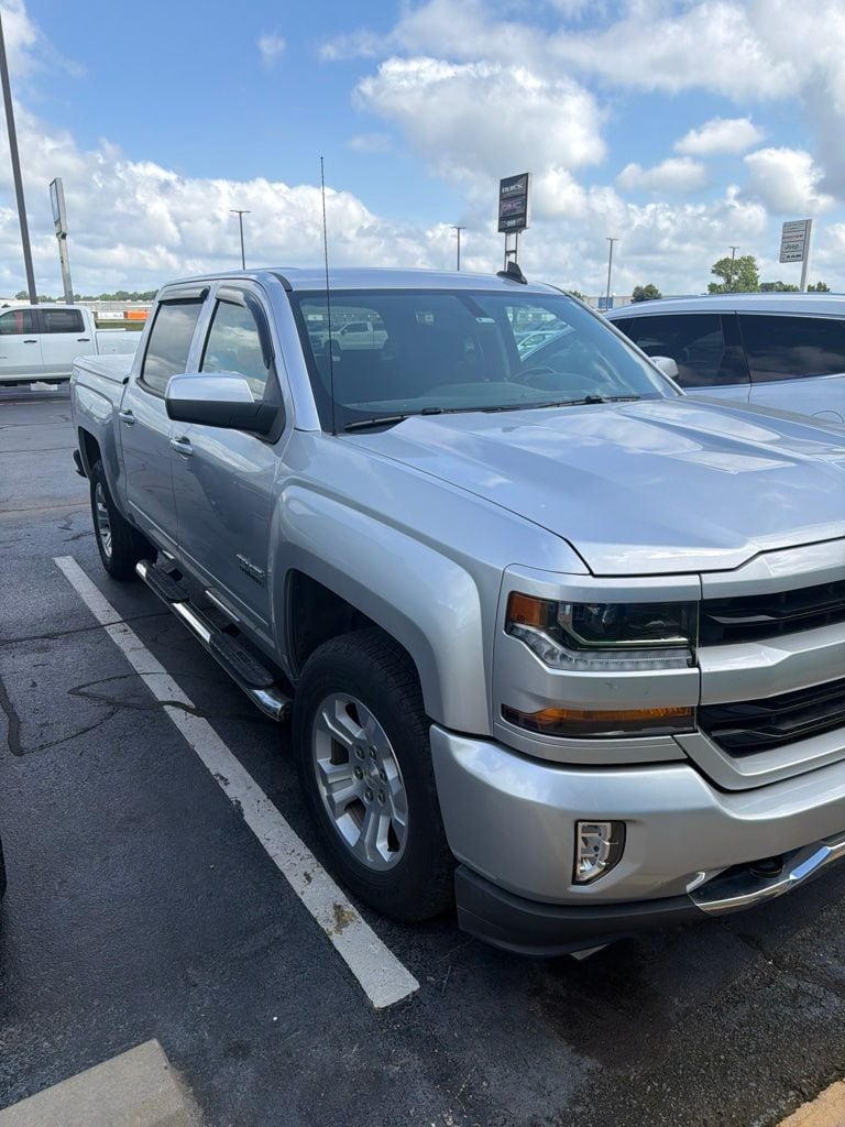 Used 2018 Chevrolet Silverado 1500 LT Z71 with VIN 3GCUKREC8JG429287 for sale in Little Rock