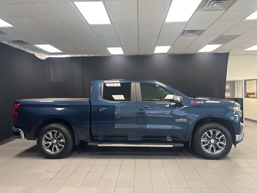 Used 2020 Chevrolet Silverado 1500 LT with VIN 3GCUYDED3LG161598 for sale in Little Rock