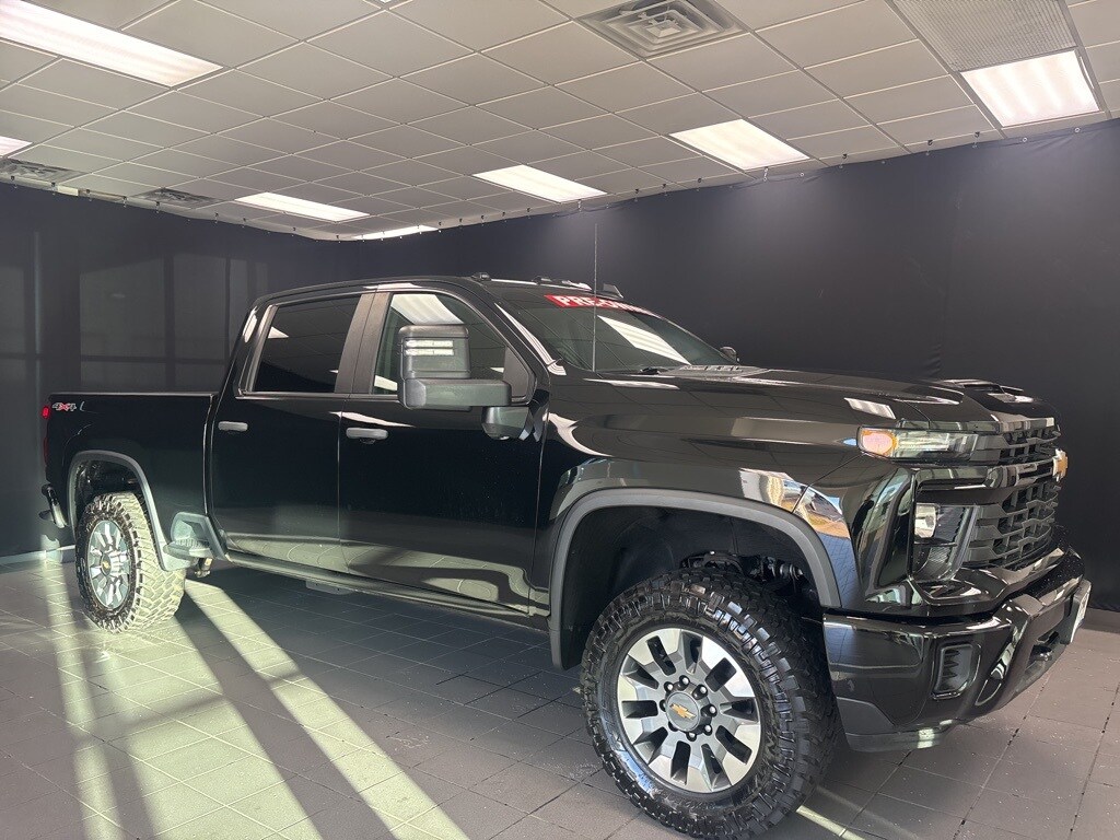 Used 2024 Chevrolet Silverado 2500 HD Custom Truck Crew Cab