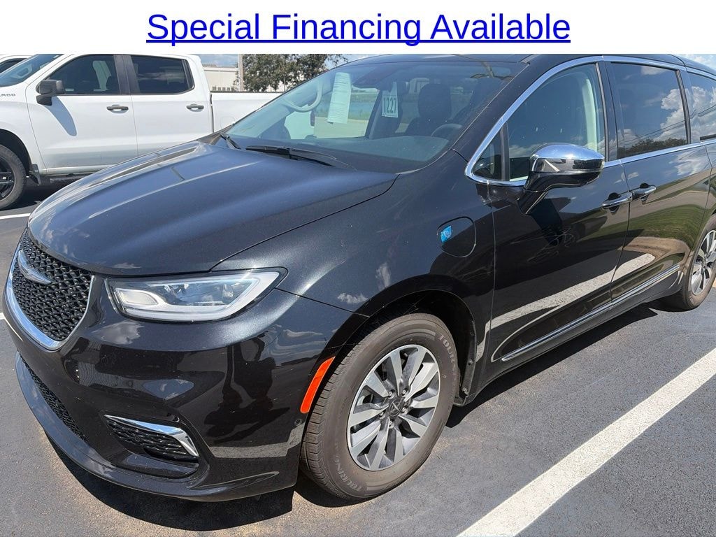 Used 2022 Chrysler Pacifica Hybrid Limited Van Passenger Van