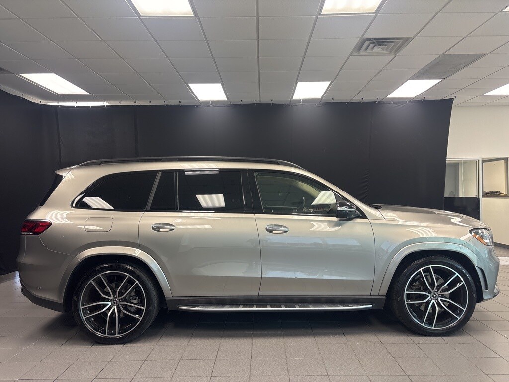 2021 Mercedes Benz GLS 580 photo 2