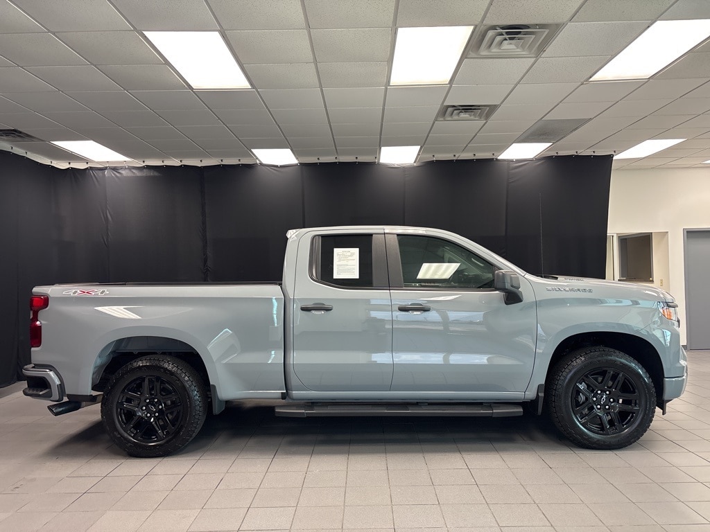 Used 2025 Chevrolet Silverado 1500 Custom with VIN 1GCRKBEK3SZ121692 for sale in Little Rock