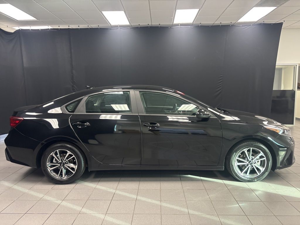 Used 2023 Kia Forte LXS Sedan