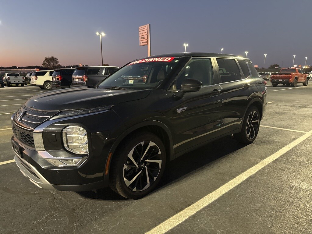 Used 2023 Mitsubishi Outlander Plug-In Hybrid SE SUV
