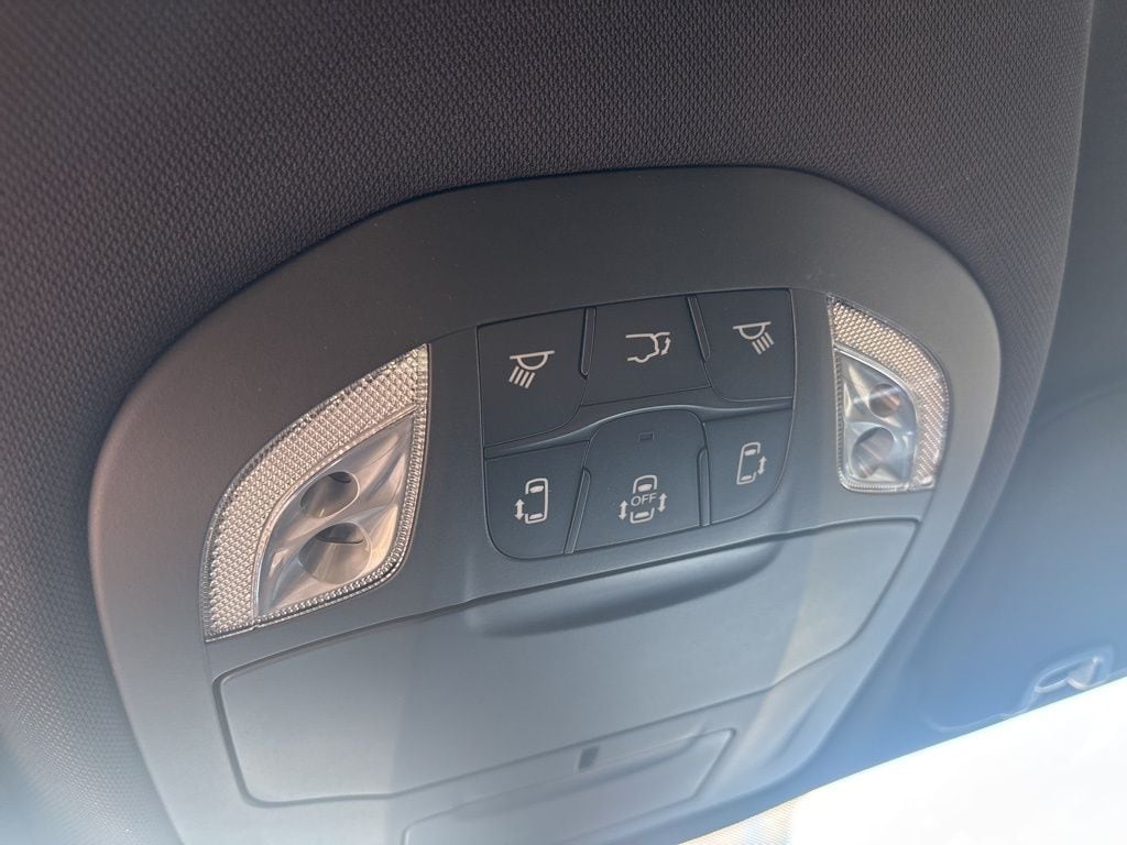 2026 Chrysler Pacifica Select - Photo 22