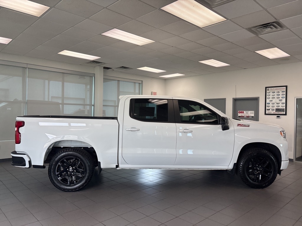Used 2024 Chevrolet Silverado 1500 RST with VIN 1GCUDEE88RZ213918 for sale in Little Rock