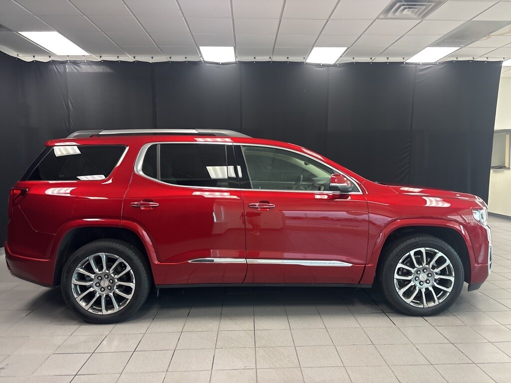2023 Gmc Acadia Denali photo 2