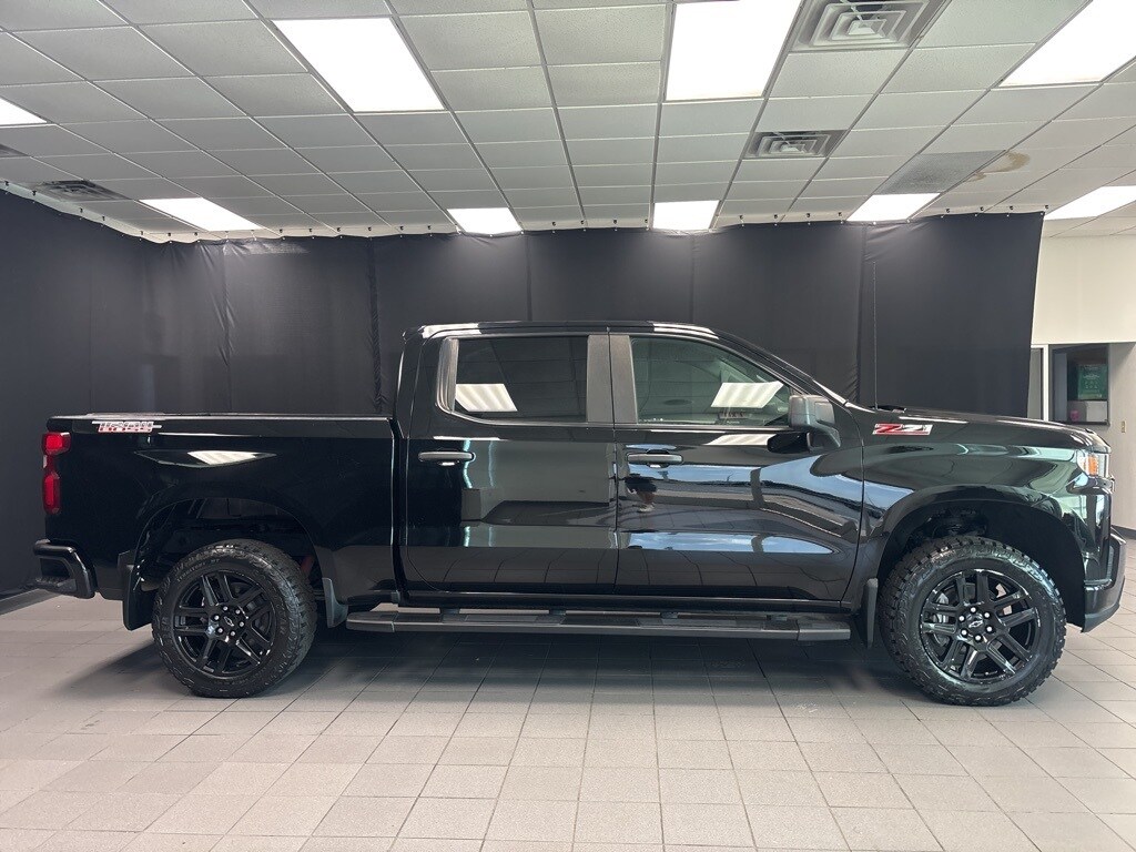 2021 Chevrolet Silverado 1500 Custom Trail Boss photo 2