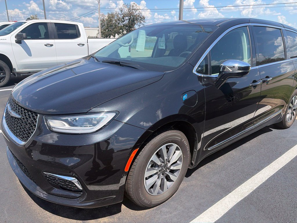 2022 Chrysler Pacifica Hybrid Limited