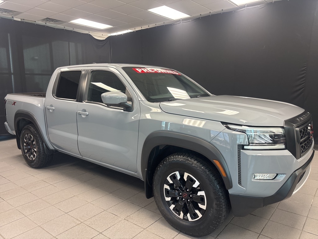 2022 Nissan Frontier PRO-X's photo