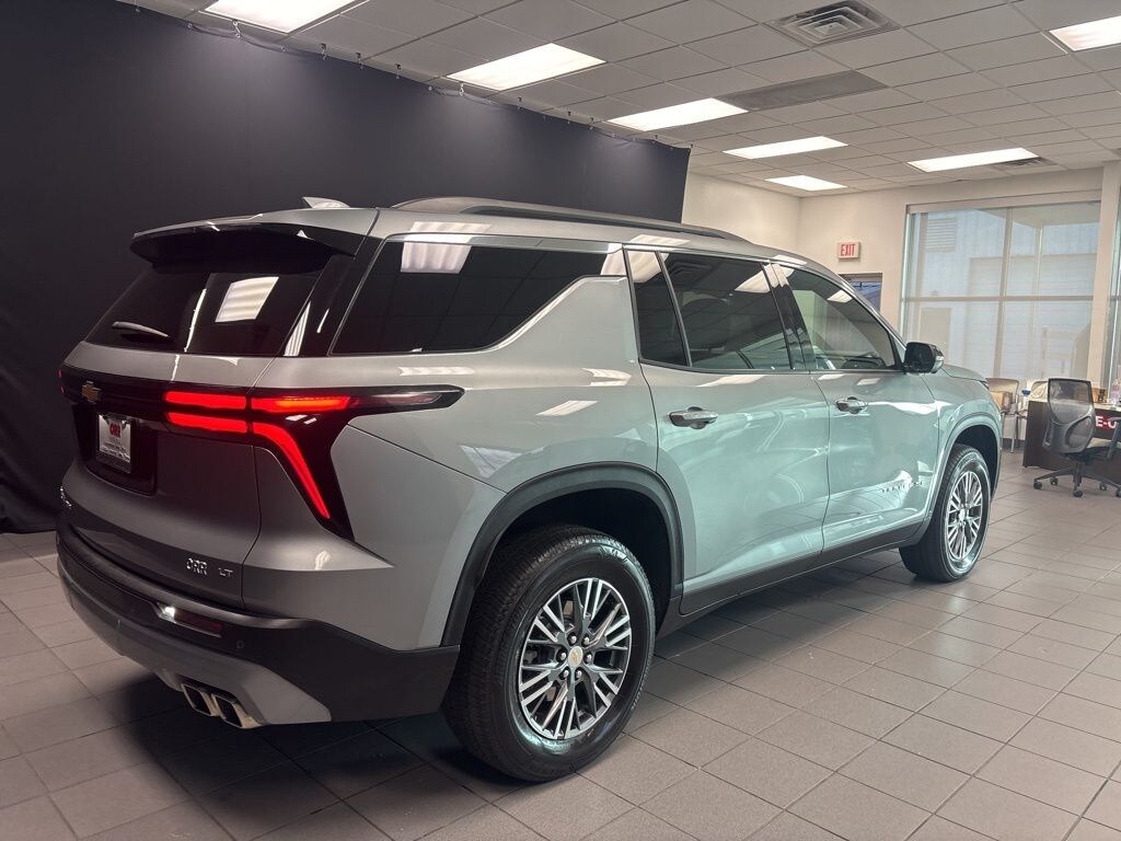 Used 2024 Chevrolet Traverse LT SUV