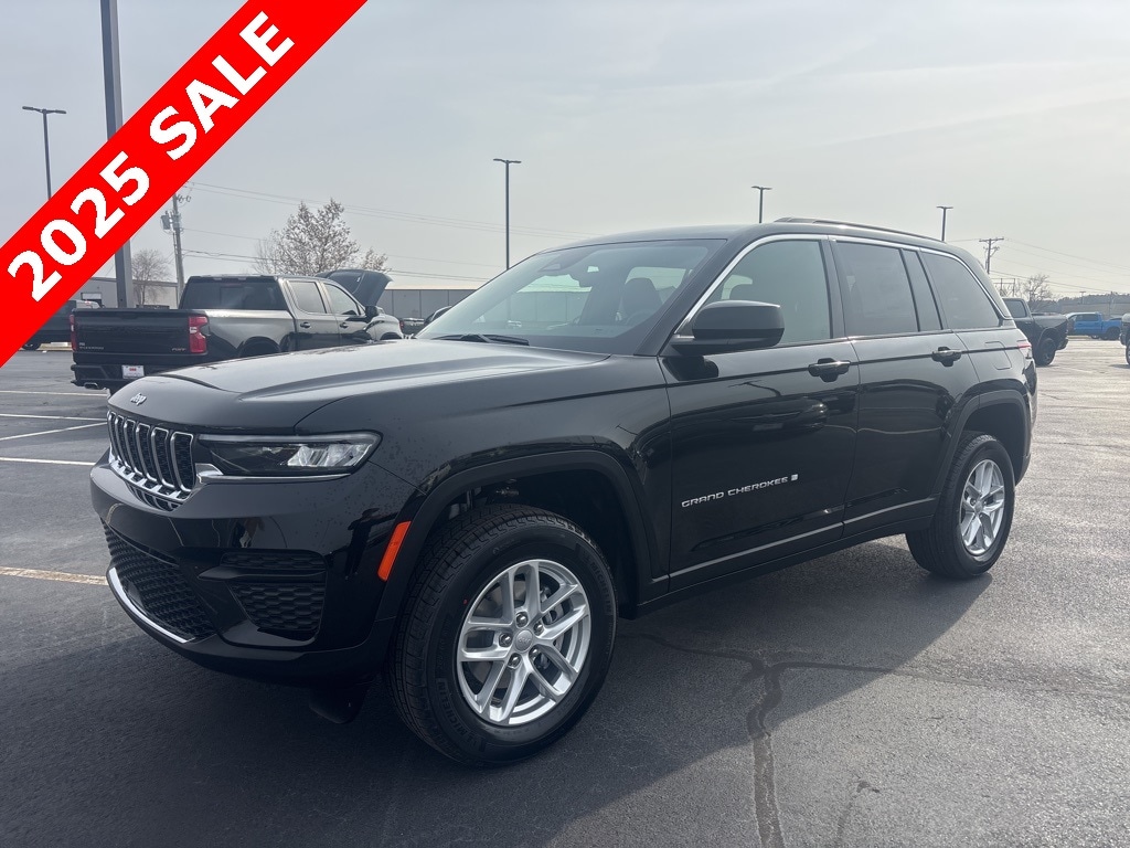 2025 Jeep Grand Cherokee Laredo's photo