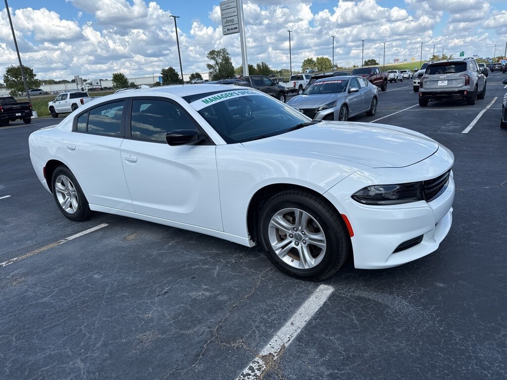 2023 Dodge Charger SXT photo 3