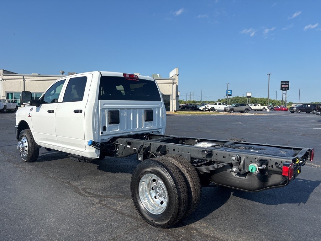 2025 Ram 3500 Tradesman photo 3
