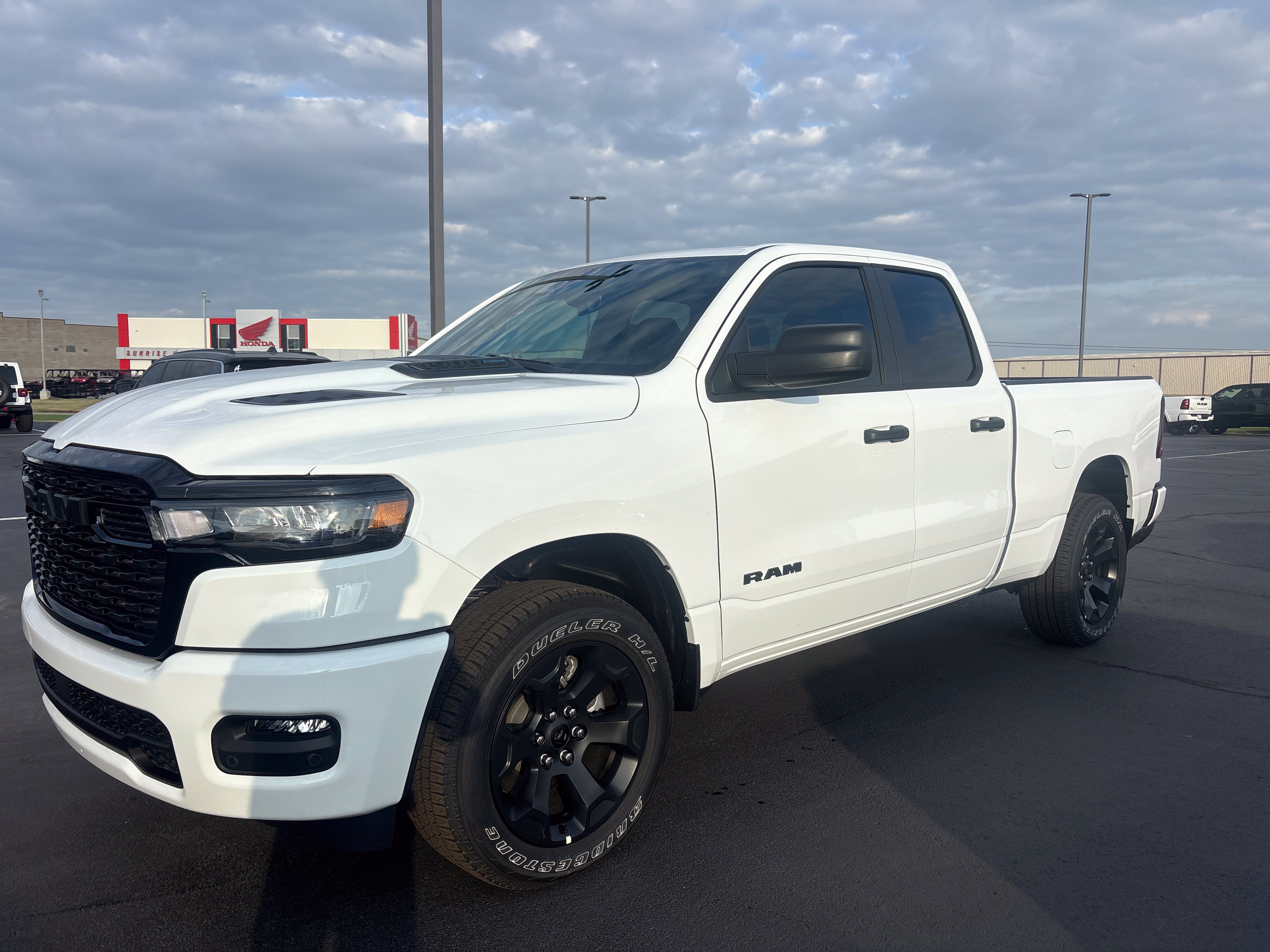 2026 Ram 1500 EXPRESS QUAD CAB 4X4 6'4 BOX Pickup