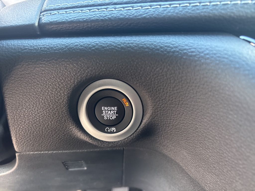 2026 Chrysler Pacifica Select - Photo 16