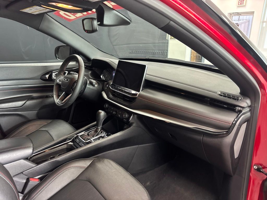 2025 Jeep Compass Trailhawk - Photo 12