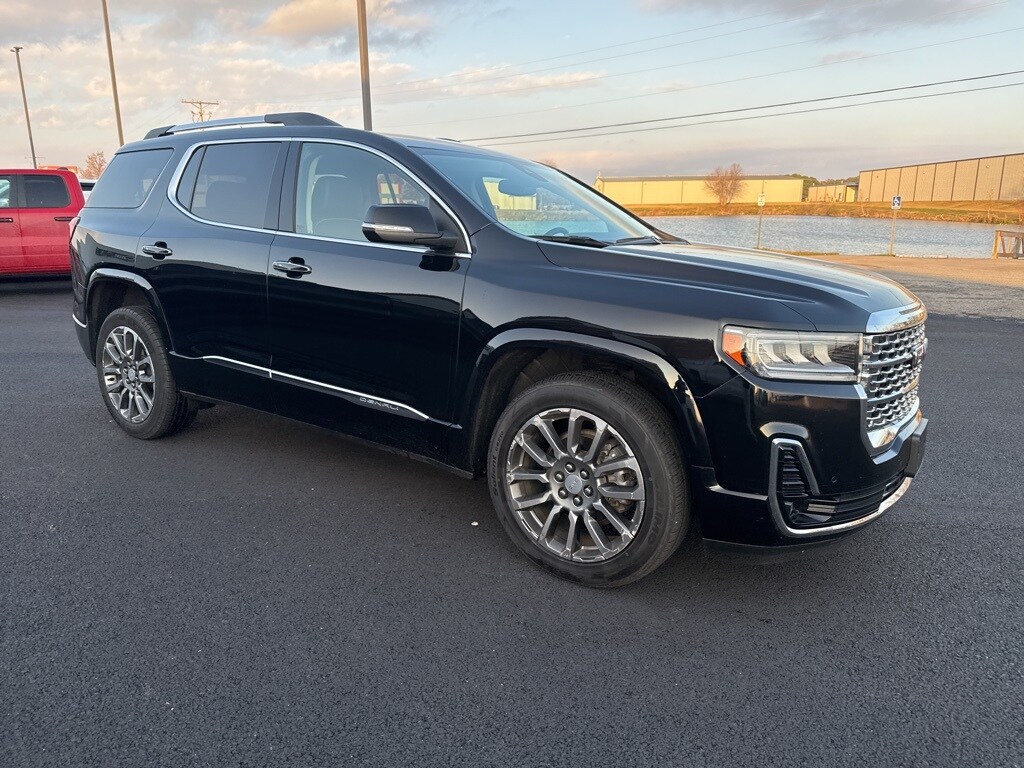 2023 Gmc Acadia Denali photo 3