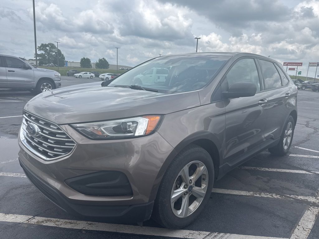 2019 Ford Edge SE's photo