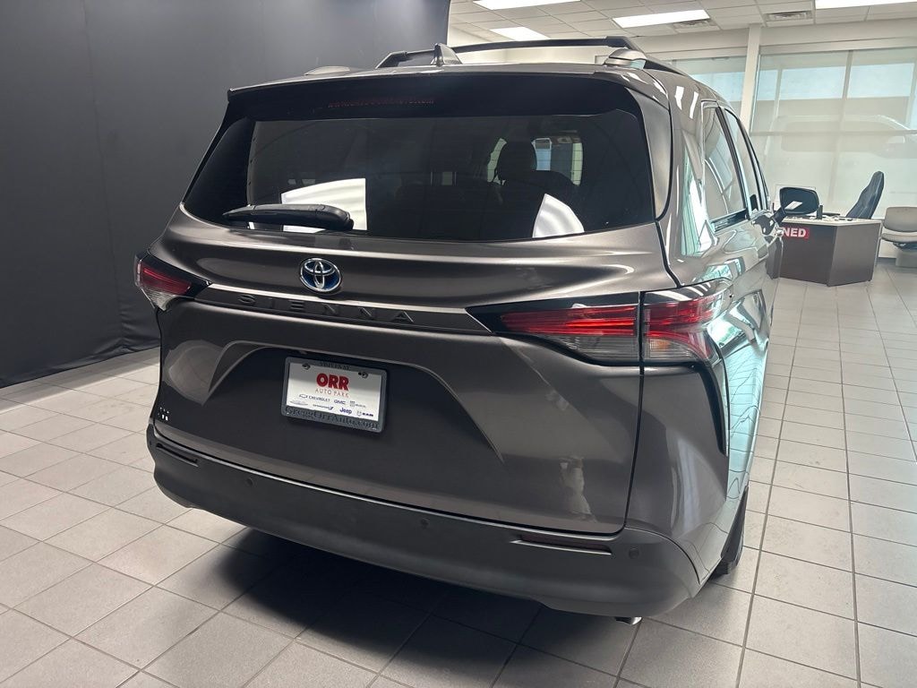 Used 2021 Toyota Sienna XLE Van