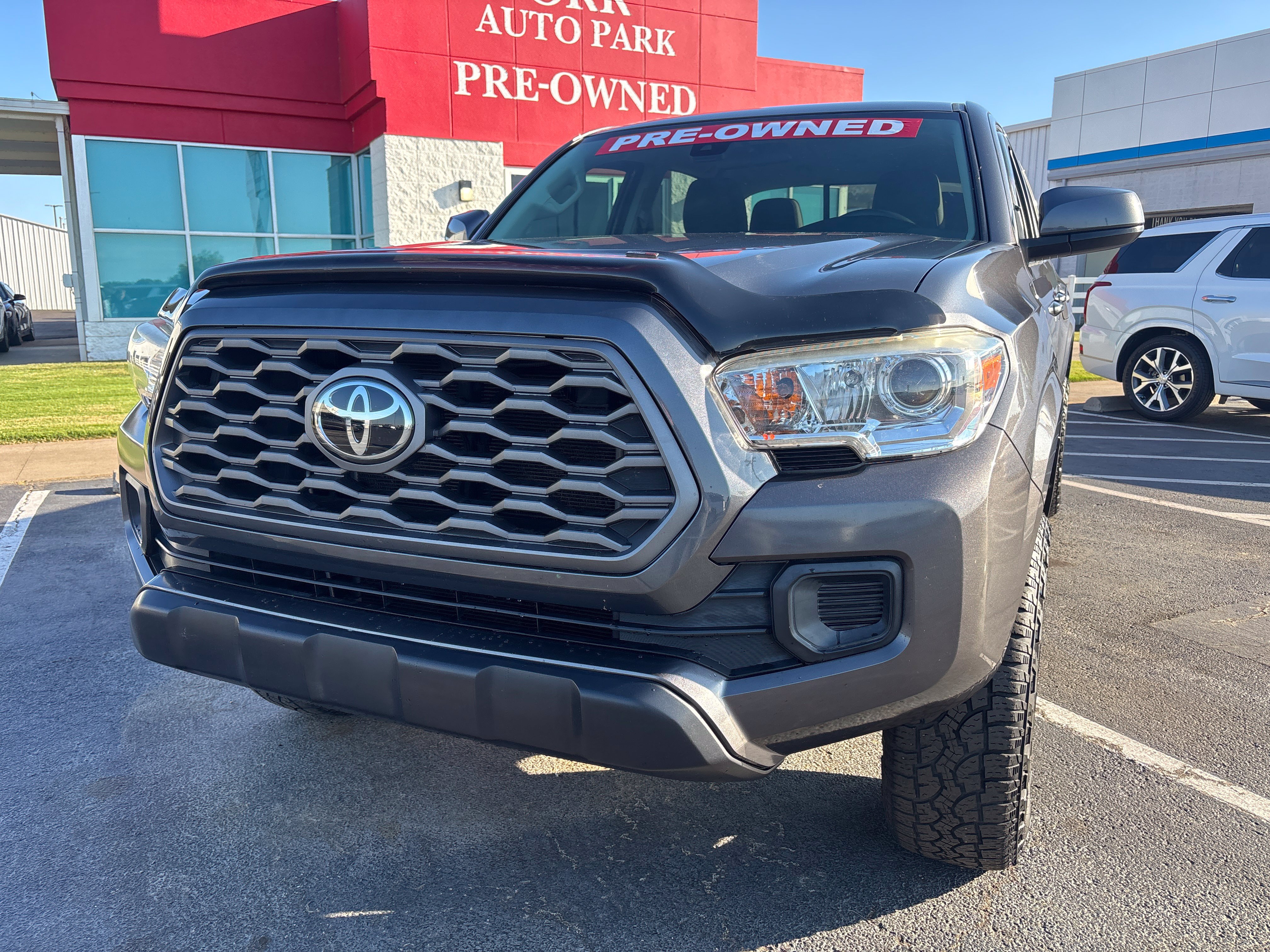 Used 2019 Toyota Tacoma SR with VIN 5TFAX5GN0KX143104 for sale in Little Rock