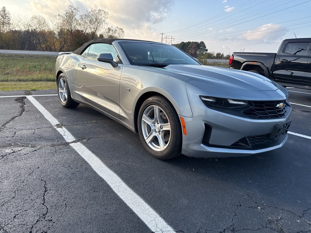 2023 Chevrolet Camaro 1LT photo 3