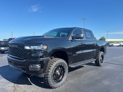2026 Ram 1500 EXPRESS CREW CAB 4X4 5'7 BOX Pickup
