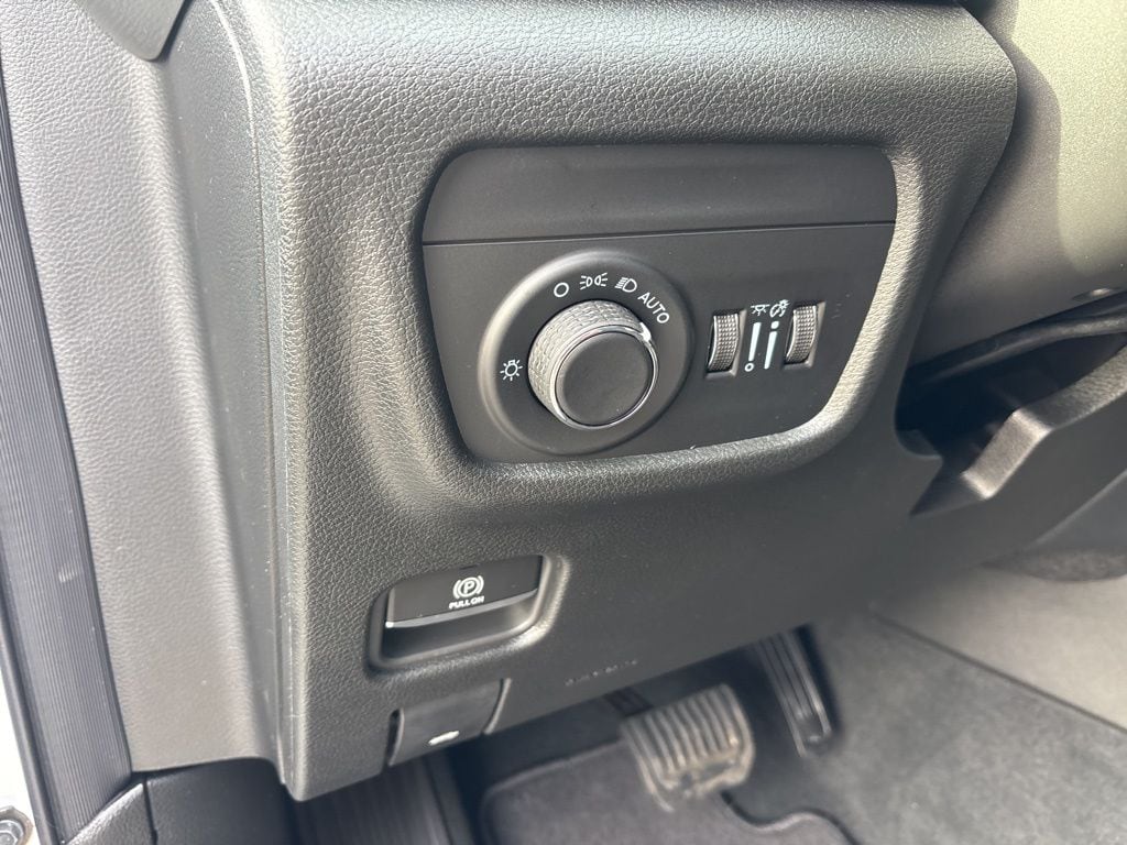 2026 Jeep Grand Cherokee Laredo - Photo 9