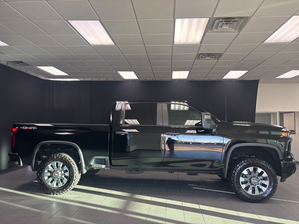 Used 2024 Chevrolet Silverado 2500 HD Custom Truck Crew Cab