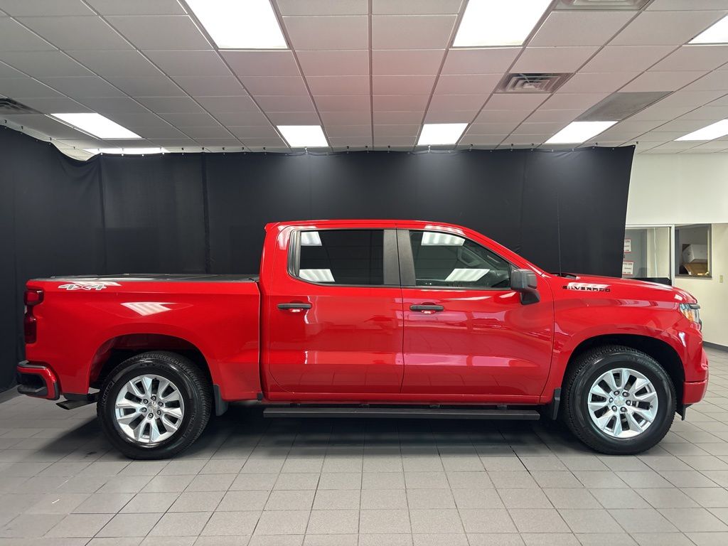 Used 2022 Chevrolet Silverado 1500 Custom with VIN 1GCPDBEK6NZ528475 for sale in Little Rock