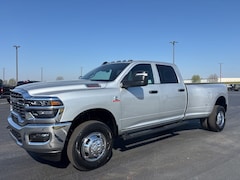2026 Ram 3500 TRADESMAN CREW CAB 4X4 8' BOX Pickup