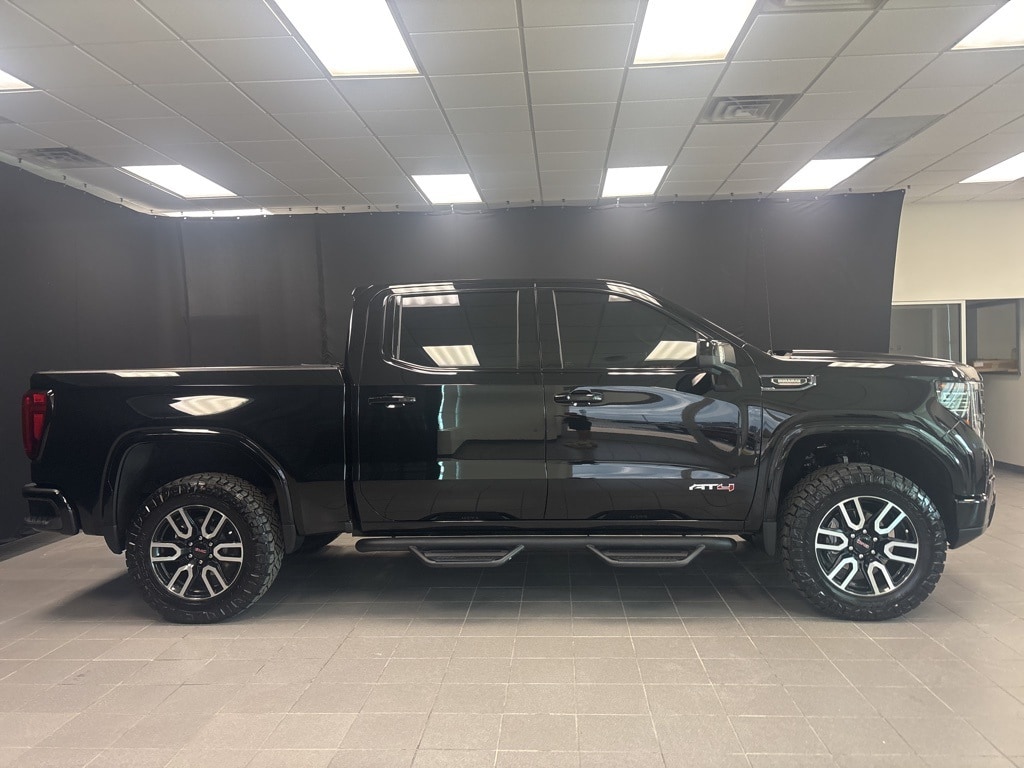 Used 2024 GMC Sierra 1500 AT4 with VIN 3GTUUEE84RG223474 for sale in Little Rock
