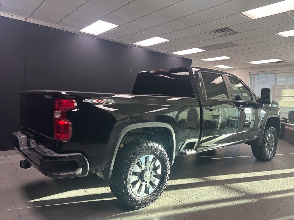 Used 2024 Chevrolet Silverado 2500 HD Custom Truck Crew Cab