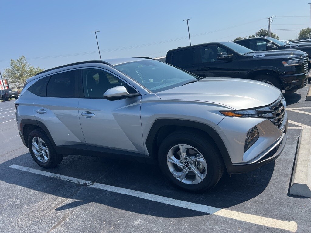 2024 Hyundai Tucson SEL photo 2