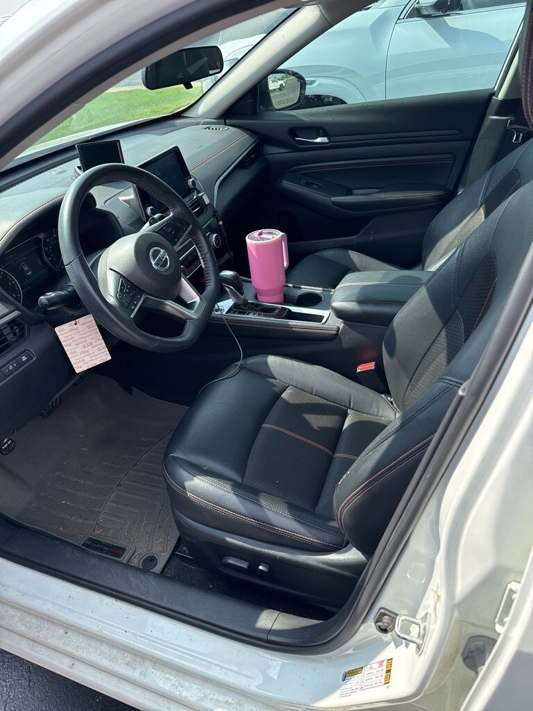 2022 Nissan Altima 2.5 SR photo 3