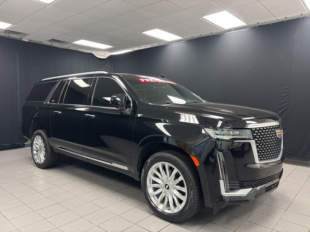2022 Cadillac Escalade ESV 4WD Luxury's photo