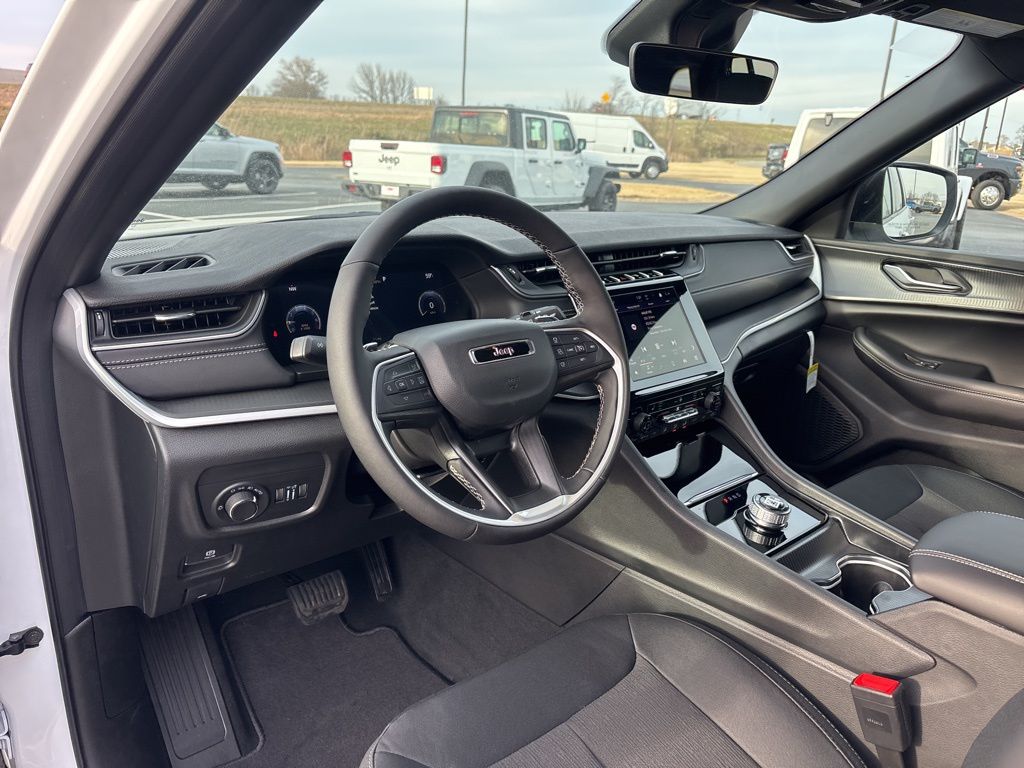 2026 Jeep Grand Cherokee Laredo - Photo 8