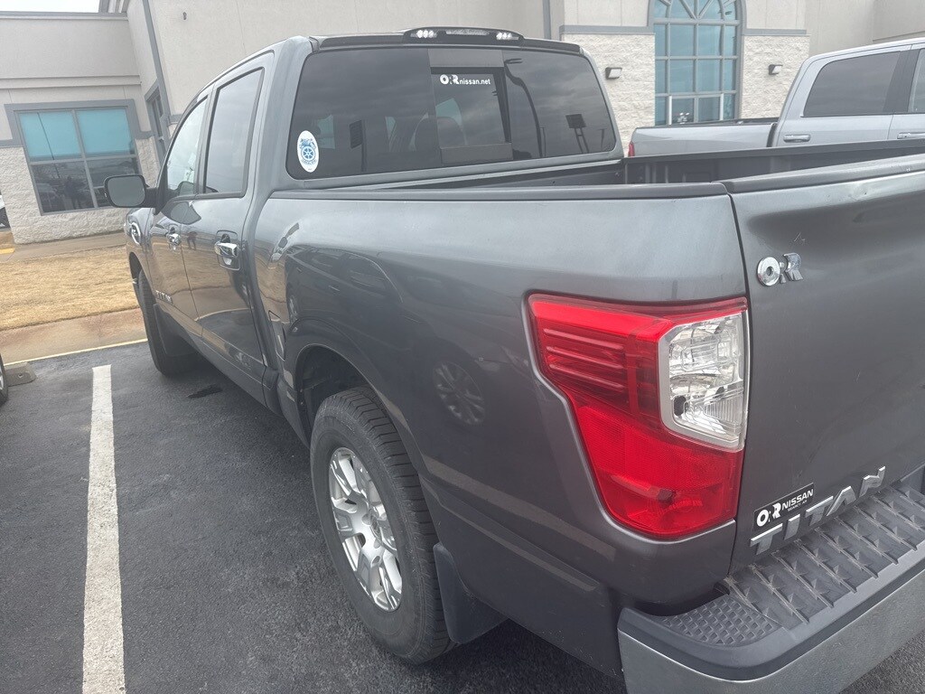 Used 2017 Nissan Titan SV Truck Crew Cab