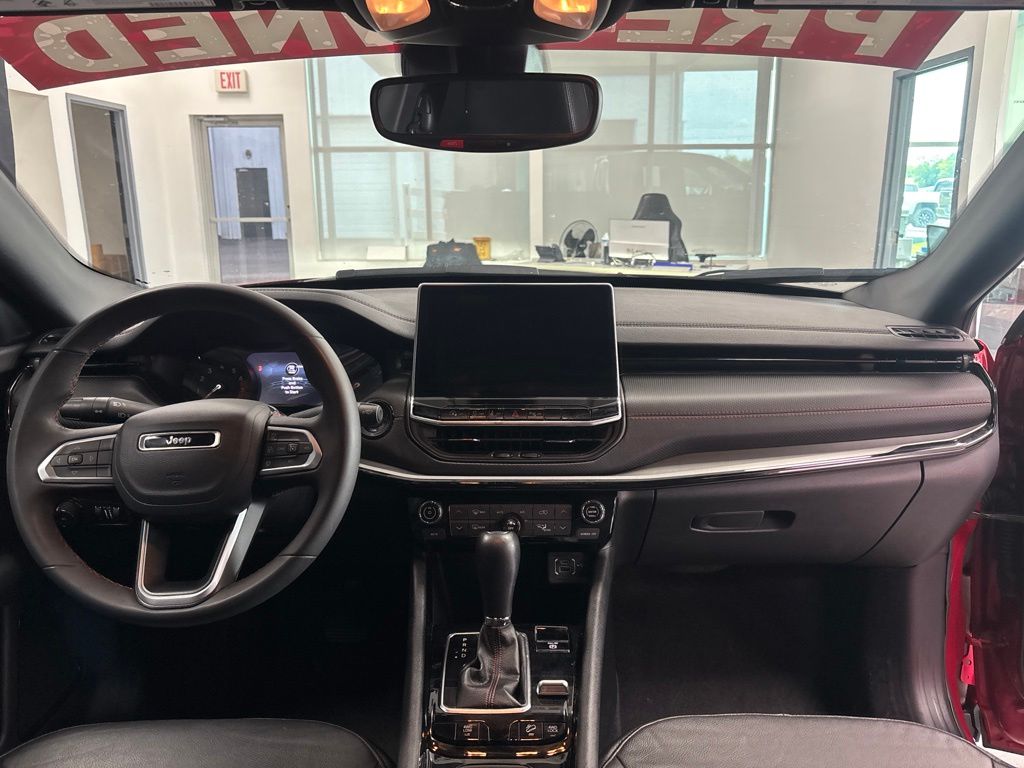 2025 Jeep Compass Trailhawk - Photo 14