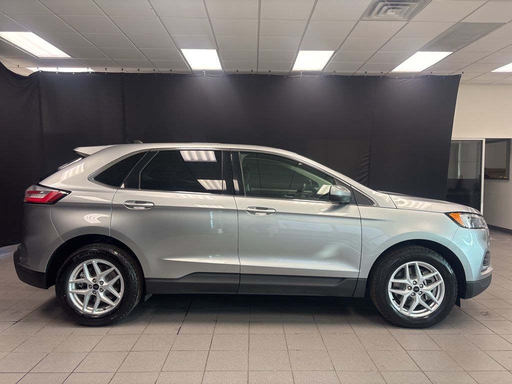 Used 2024 Ford Edge SEL SUV